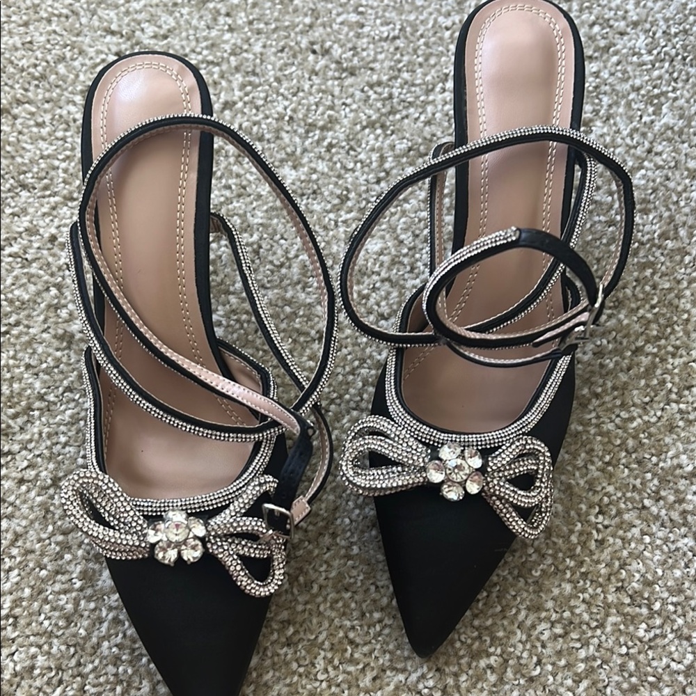 Elegant Black Women's Shoes with Rhinestone Bow